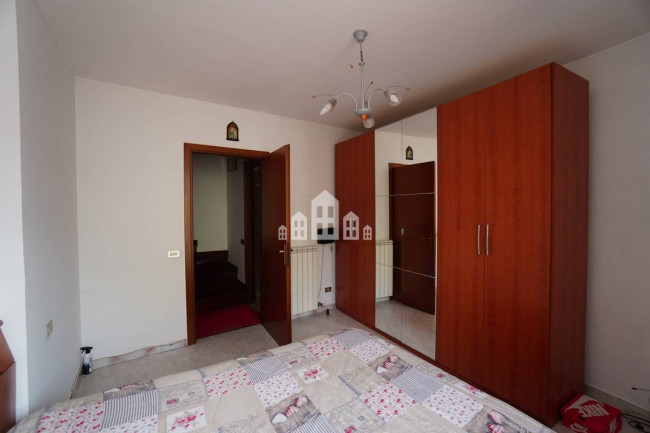 Half-duplex for sale in Salassa