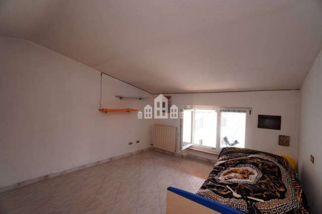 Half-duplex for sale in Salassa