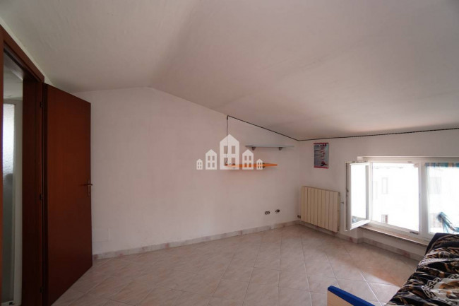 Half-duplex for sale in Salassa