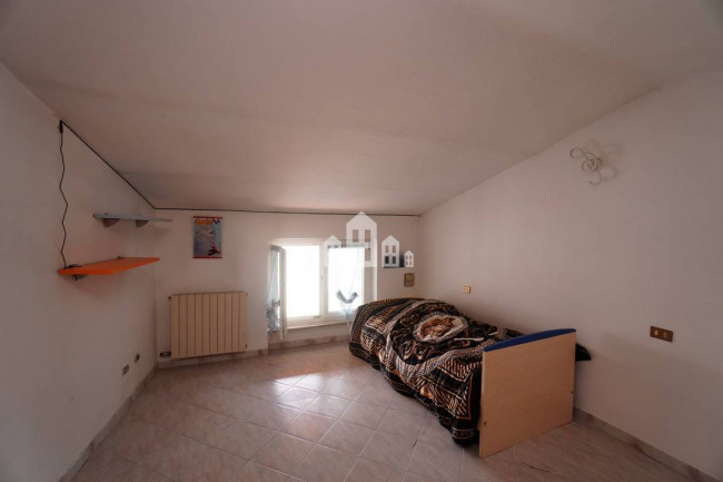 Half-duplex for sale in Salassa