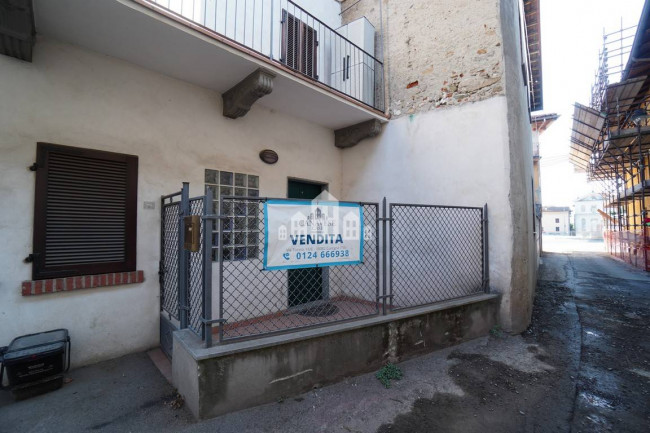 Half-duplex for sale in Salassa