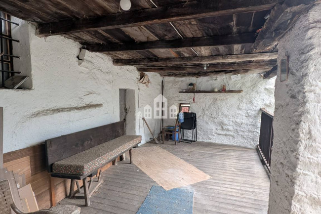 Casa semindipendente in vendita a Traversella