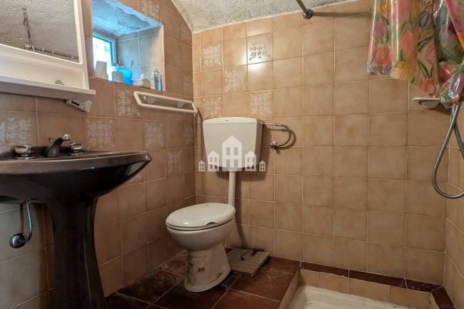 Casa semindipendente in vendita a Traversella