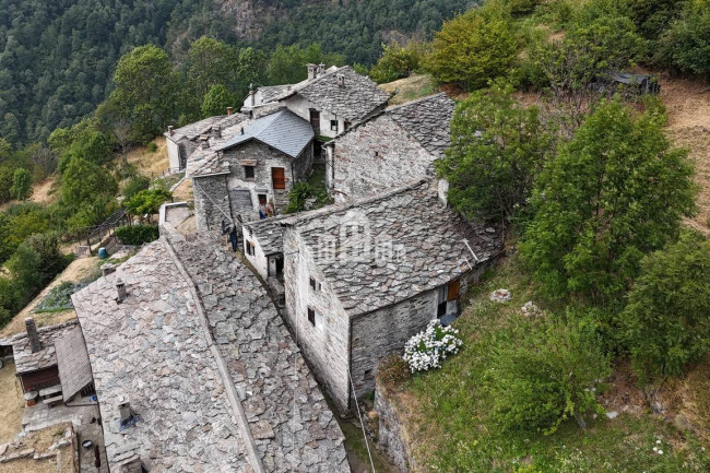 Casa semindipendente in vendita a Traversella