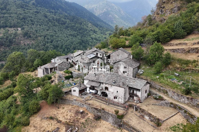 Casa semindipendente in vendita a Traversella