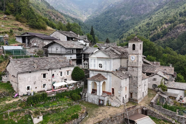 Casa semindipendente in vendita a Traversella