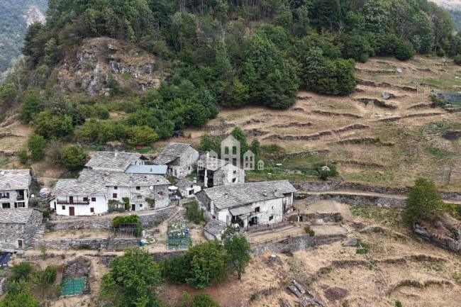 Casa semindipendente in vendita a Traversella