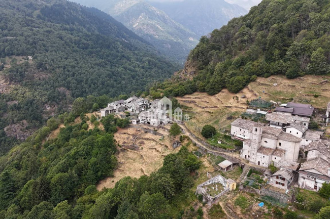 Casa semindipendente in vendita a Traversella