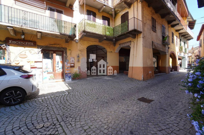 Locale commerciale in vendita a Castellamonte