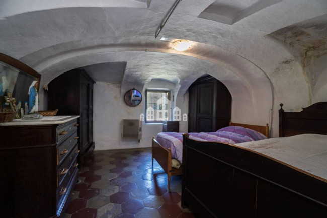 Half-duplex for sale in Pratiglione