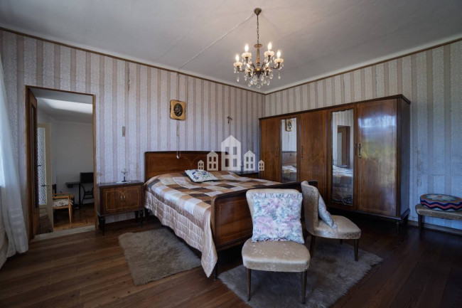 Half-duplex for sale in Pratiglione