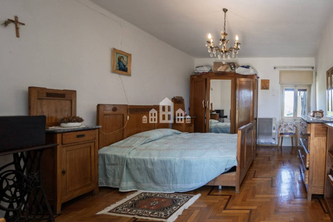 Half-duplex for sale in Pratiglione