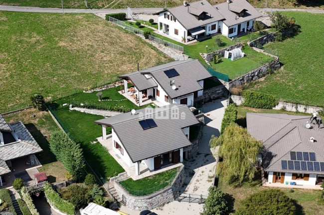 Villa in vendita a Rueglio