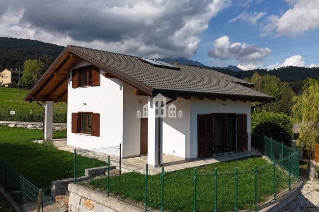 Villa in vendita a Rueglio