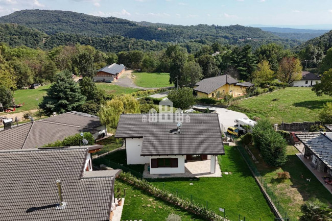 Villa in vendita a Rueglio
