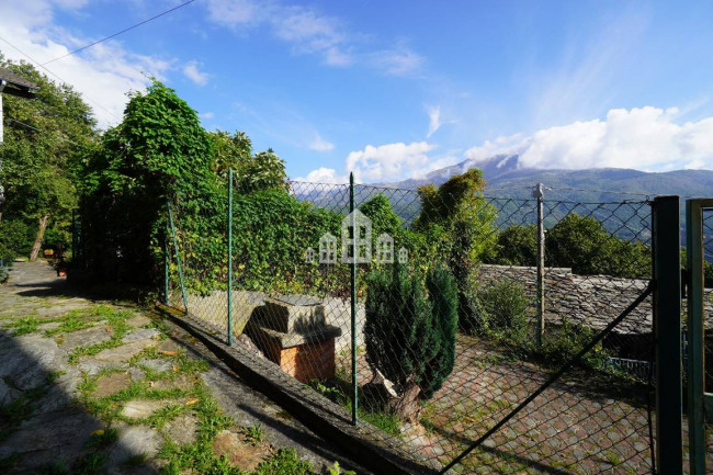 Casa semindipendente in vendita a Pont-Canavese