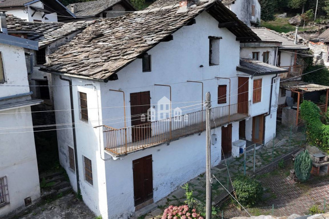 Casa semindipendente in vendita a Pont-Canavese