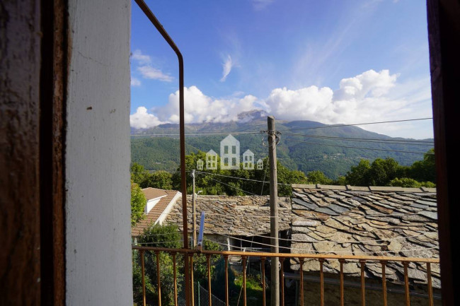 Casa semindipendente in vendita a Pont-Canavese