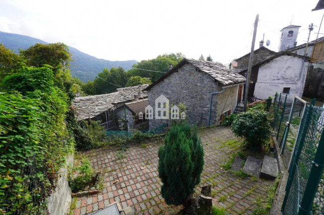 Casa semindipendente in vendita a Pont-Canavese