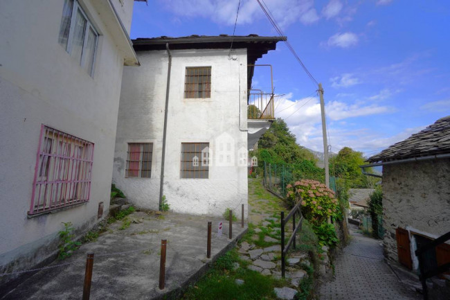 Casa semindipendente in vendita a Pont-Canavese