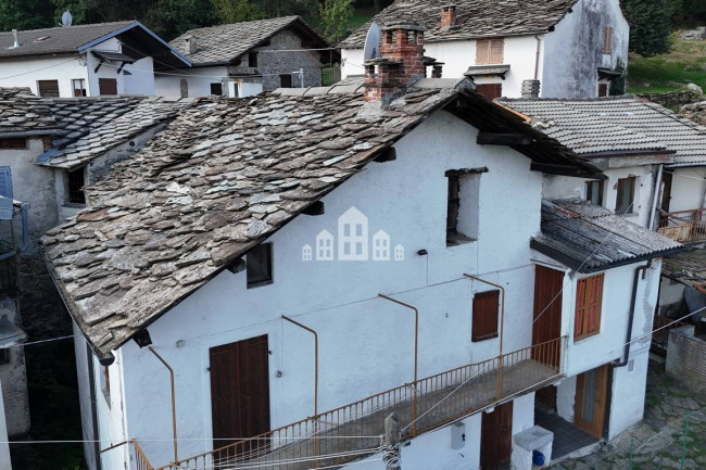 Casa semindipendente in vendita a Pont-Canavese