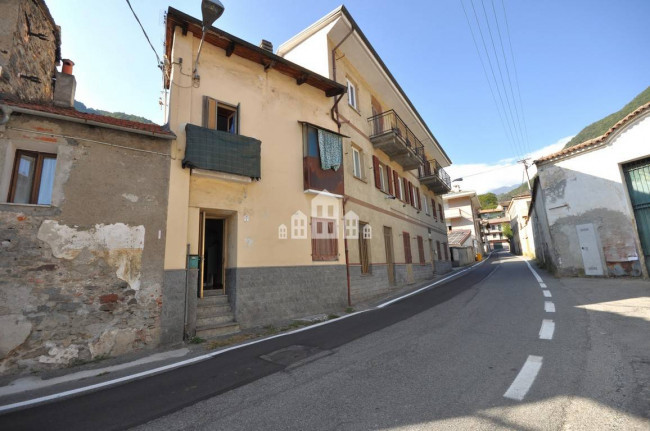 Casa semindipendente in vendita a Pont-Canavese