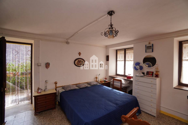 Casa semindipendente in vendita a Sparone