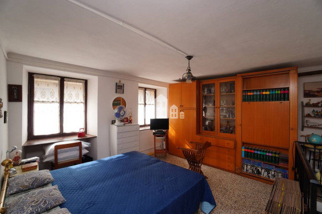 Casa semindipendente in vendita a Sparone