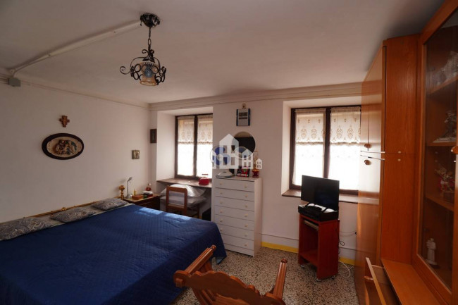 Casa semindipendente in vendita a Sparone