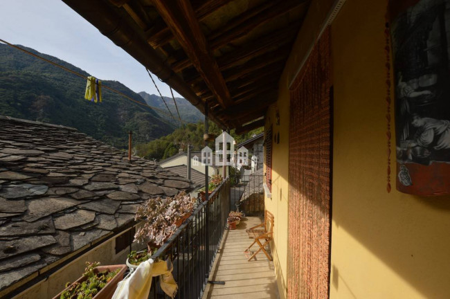 Casa semindipendente in vendita a Sparone
