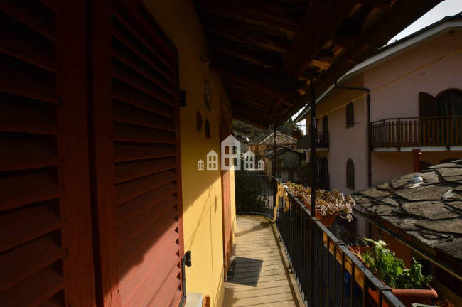 Casa semindipendente in vendita a Sparone