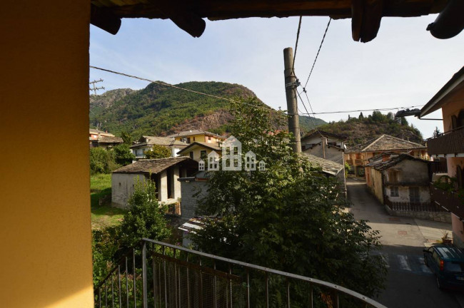 Casa semindipendente in vendita a Sparone