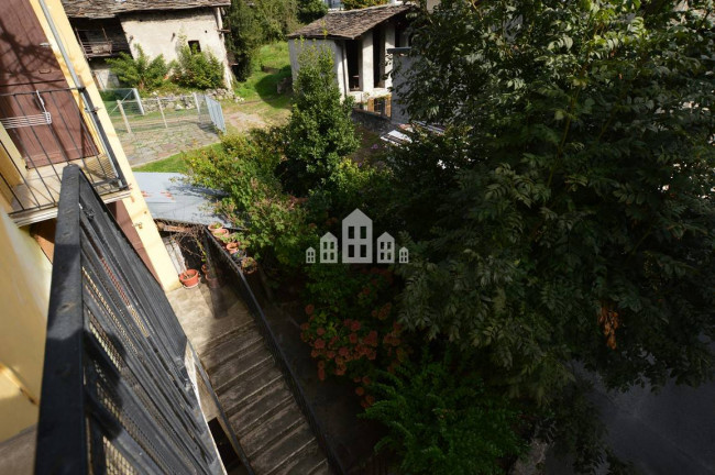Casa semindipendente in vendita a Sparone
