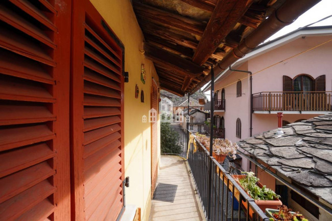 Casa semindipendente in vendita a Sparone