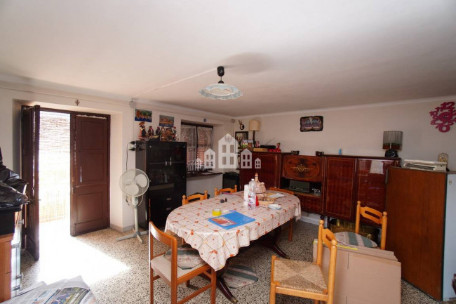 Casa semindipendente in vendita a Sparone