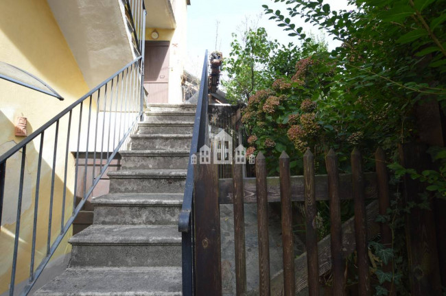 Casa semindipendente in vendita a Sparone
