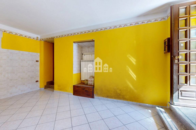 Half-duplex for sale in Rivara