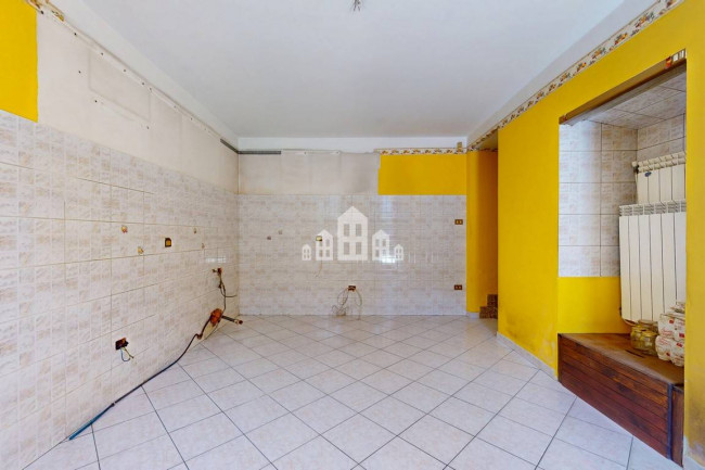 Half-duplex for sale in Rivara