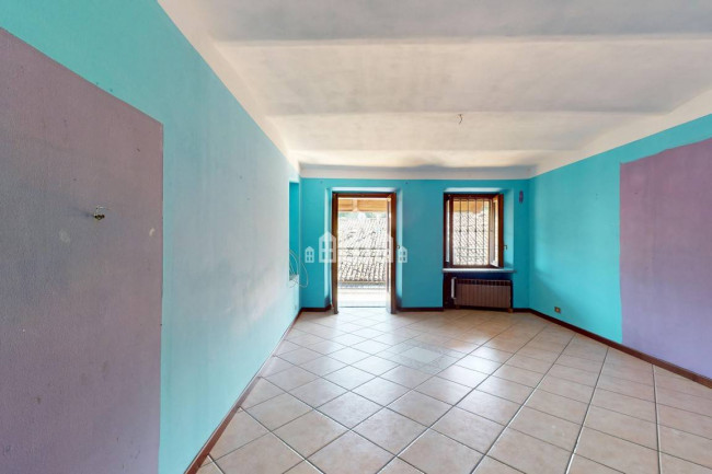 Half-duplex for sale in Rivara