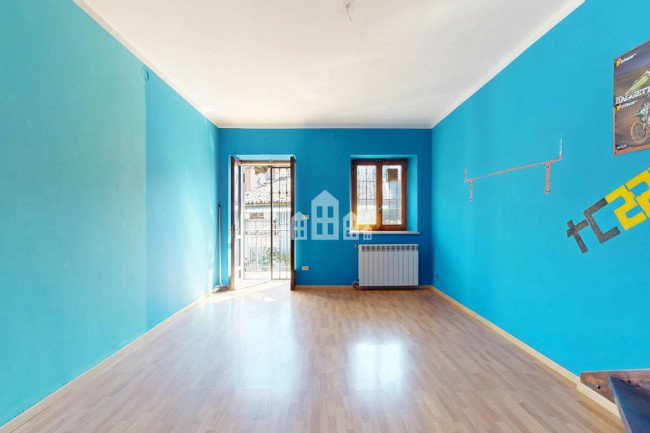 Half-duplex for sale in Rivara