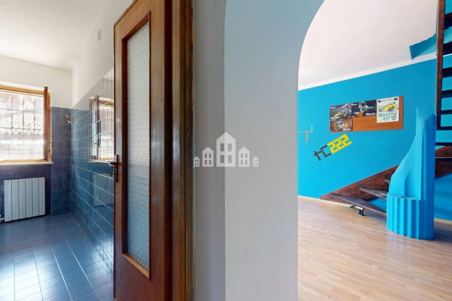 Half-duplex for sale in Rivara