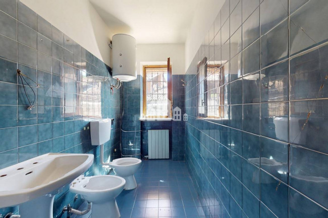 Half-duplex for sale in Rivara