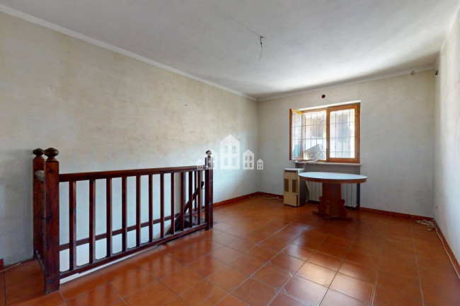 Half-duplex for sale in Rivara
