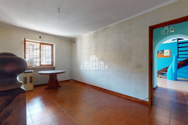 Half-duplex for sale in Rivara