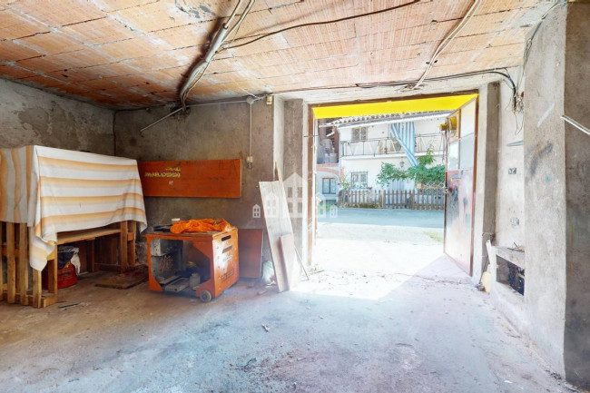 Half-duplex for sale in Rivara