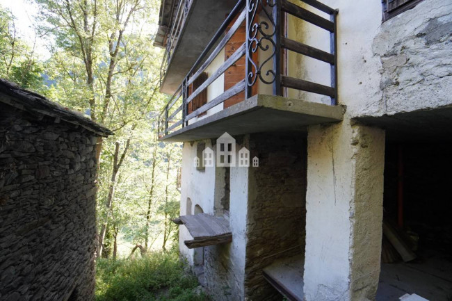Casa semindipendente in vendita a Ronco Canavese