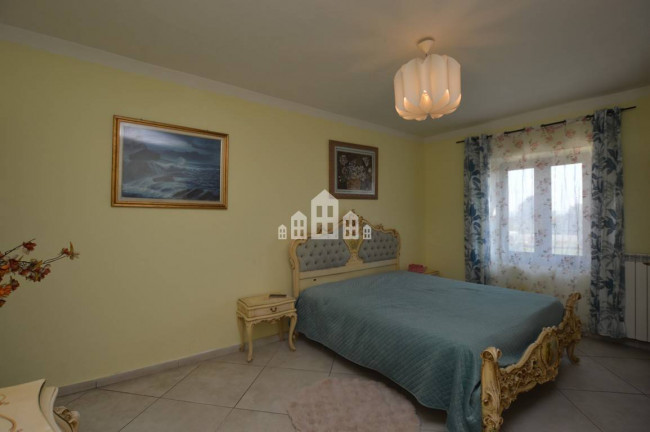 Half-duplex for sale in Valperga