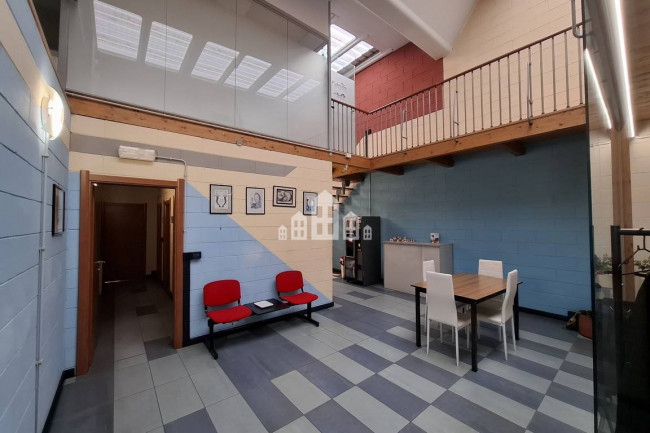 Retail space for sale in Valperga