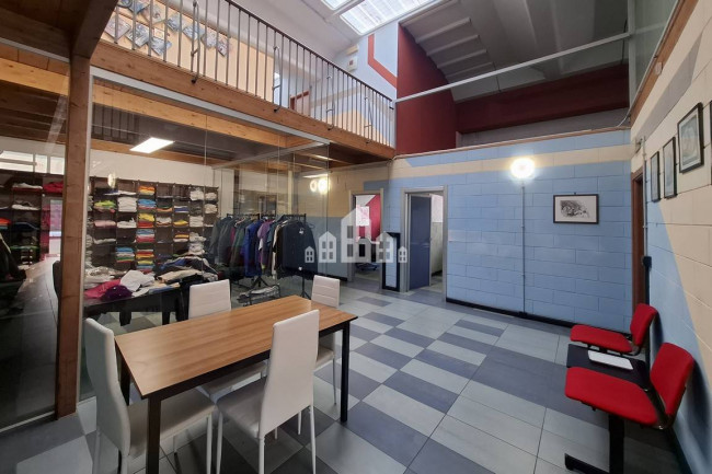 Retail space for sale in Valperga
