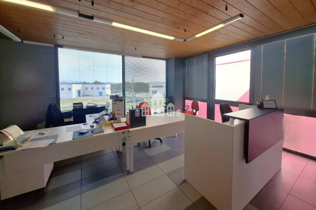 Retail space for sale in Valperga